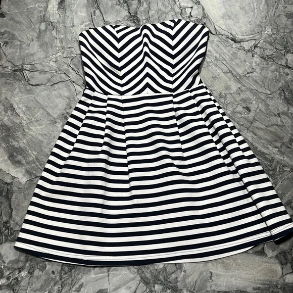 white skater dress forever 21 Forever21 cream ivory off white skater dress 3/4 sleeves medium M
